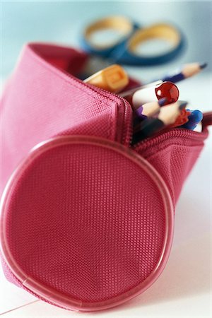 Pencil case Foto de stock - Sin royalties Premium, Código: 695-05769470