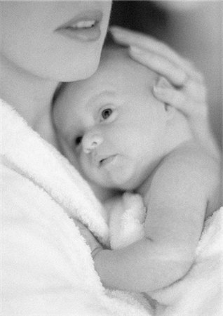 simsearch:632-01141193,k - Mother holding infant, b&w Foto de stock - Sin royalties Premium, Código: 695-05774633