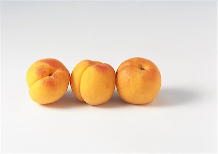 simsearch:696-03395288,k - Apricots Foto de stock - Sin royalties Premium, Código: 695-05777824