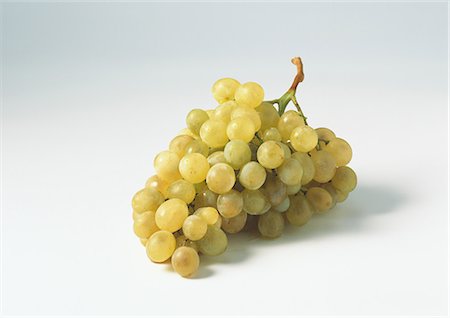 simsearch:695-05771730,k - Bunch of green grapes Foto de stock - Sin royalties Premium, Código: 695-05777849