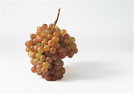 simsearch:614-02241677,k - Bunch of red grapes Foto de stock - Sin royalties Premium, Código: 695-05777850