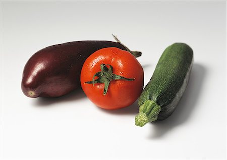 simsearch:695-05780233,k - Auberginen, Zucchini und Tomaten Stockbilder - Premium RF Lizenzfrei, Bildnummer: 695-05778064