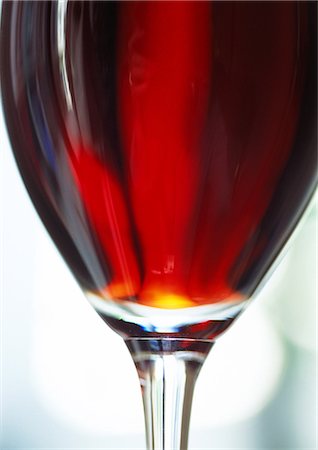 simsearch:695-05774902,k - Glas Rotwein Stockbilder - Premium RF Lizenzfrei, Bildnummer: 695-05778504