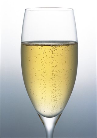 simsearch:400-05748491,k - Flute of Champagne Foto de stock - Royalty Free Premium, Número: 695-05778507