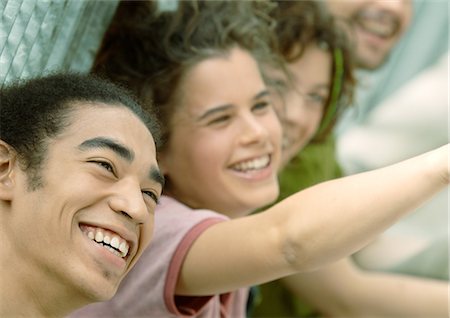 Group of friends smiling Foto de stock - Sin royalties Premium, Código: 695-05778549