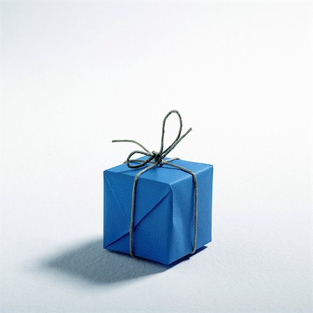 Gift package Stock Photo - Premium Royalty-Free, Code: 695-05778751