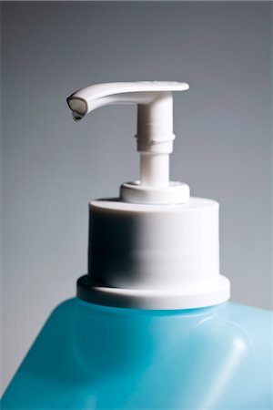 Hand sanitizer in pump bottle Stock Photo - Premium Royalty-Free, Code: 695-05770462