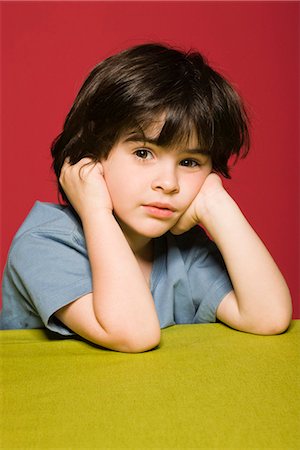 simsearch:695-03377755,k - Little boy daydreaming, portrait Stock Photo - Premium Royalty-Free, Code: 695-05770706