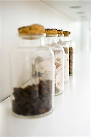 simsearch:693-06022127,k - Spice jars Stock Photo - Premium Royalty-Free, Code: 695-05771173