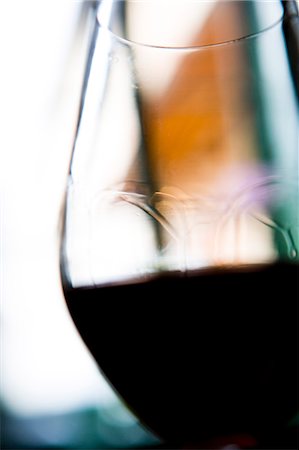 pie (copa) - Glass of red wine, close-up Foto de stock - Sin royalties Premium, Código: 695-05771705