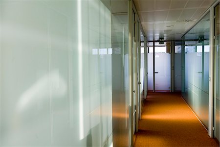 Couloir de bureau vide Photographie de stock - Premium Libres de Droits, Code: 695-05771814