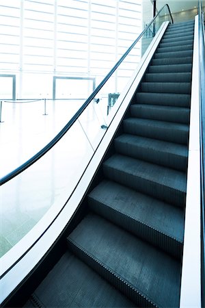 simsearch:632-03847867,k - Escalator Stock Photo - Premium Royalty-Free, Code: 695-05771829