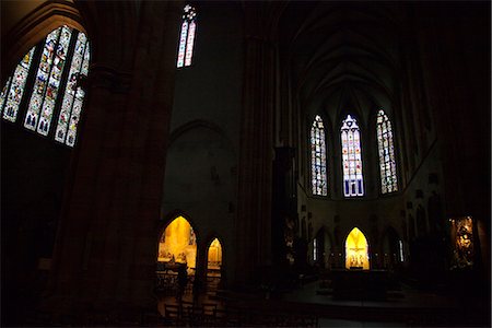 Vitraux à l'intérieur de l'église Saint-Martin, Colmar, France Photographie de stock - Premium Libres de Droits, Code: 695-05771842