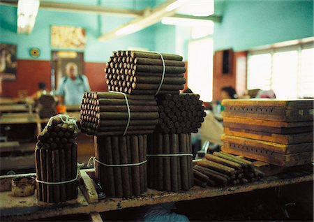 Cuba, Havana, bundles of cigars Stock Photo - Premium Royalty-Free, Code: 695-05772556