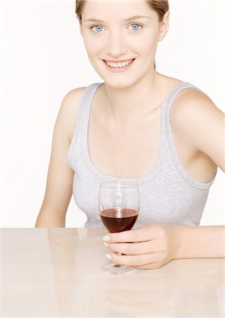 simsearch:695-05774902,k - Frau mit Glas Wein Stockbilder - Premium RF Lizenzfrei, Bildnummer: 695-05772723