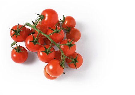 simsearch:633-01274090,k - Tas de tomates cerises Photographie de stock - Premium Libres de Droits, Code: 695-05773532
