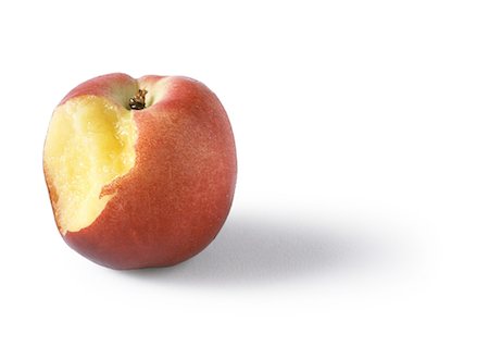 simsearch:695-05773602,k - Peach with bite missing, close-up Stock Photo - Premium Royalty-Free, Code: 695-05773577