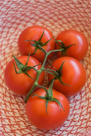 stem (botanical) - Ripe vine tomatoes Stock Photo - Premium Royalty-Free, Code: 695-05780022