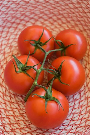 stiel - Rebe reife Tomaten Stockbilder - Premium RF Lizenzfrei, Bildnummer: 695-05780022