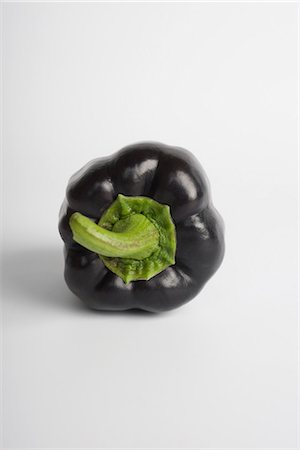 simsearch:695-05770339,k - Purple bell pepper Stock Photo - Premium Royalty-Free, Code: 695-05780134