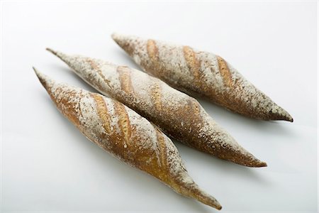 simsearch:695-05771755,k - Loaves of bread Foto de stock - Sin royalties Premium, Código: 695-05780206