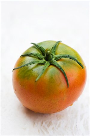 simsearch:695-05780187,k - Fresh tomato Foto de stock - Sin royalties Premium, Código: 695-05780223