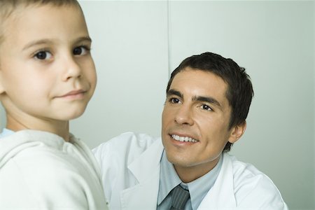 paediatrician (male) - Boy and doctor Stock Photo - Premium Royalty-Free, Code: 695-03375267