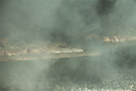Meat grilling in barbecue Foto de stock - Sin royalties Premium, Código: 695-03375522