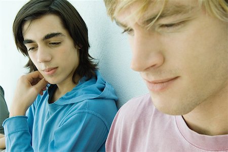 simsearch:632-01154764,k - Young man and teen boy, close-up Foto de stock - Royalty Free Premium, Número: 695-03375697