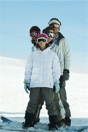 simsearch:695-03389446,k - Groupe de jeunes snowboarders, portrait Photographie de stock - Premium Libres de Droits, Code: 695-03376158