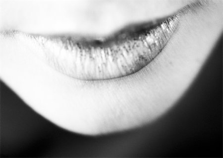 simsearch:695-03388448,k - Woman's lips, close-up, B&W Fotografie stock - Premium Royalty-Free, Codice: 695-03384210