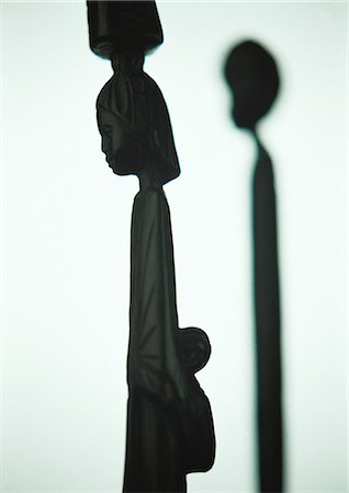 simsearch:695-03387783,k - Afrikanische Skulptur von Frau Glas auf dem Kopf trägt Stockbilder - Premium RF Lizenzfrei, Bildnummer: 695-03387004