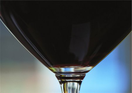 simsearch:695-05774901,k - Glass of red wine Fotografie stock - Premium Royalty-Free, Codice: 695-03388195