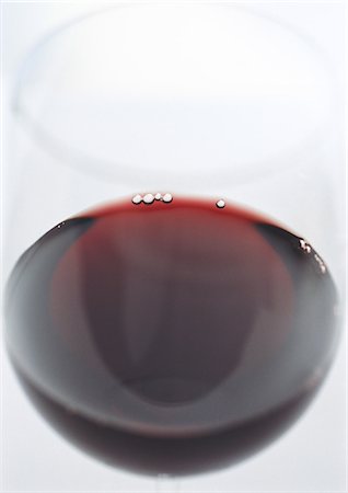 simsearch:695-05774902,k - Glas Rotwein Stockbilder - Premium RF Lizenzfrei, Bildnummer: 695-03388192