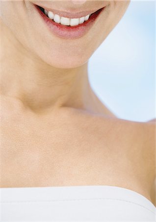 simsearch:695-03388448,k - Woman's mouth and neck Fotografie stock - Premium Royalty-Free, Codice: 695-03388488