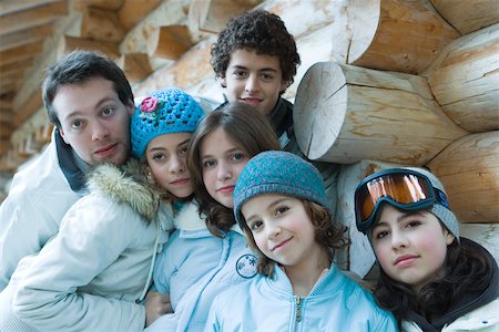 simsearch:695-03389357,k - Jeunes amis dans des vêtements de ski, portrait Photographie de stock - Premium Libres de Droits, Code: 695-03389262