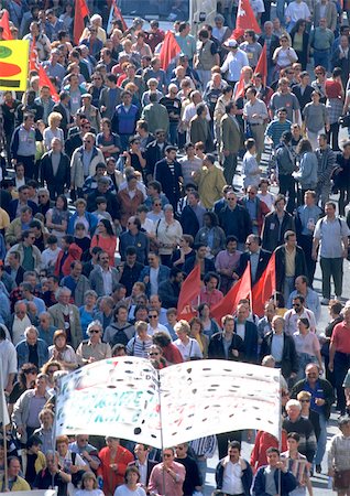 protest - Crowd of  people in parade. Foto de stock - Sin royalties Premium, Código: 695-03380830