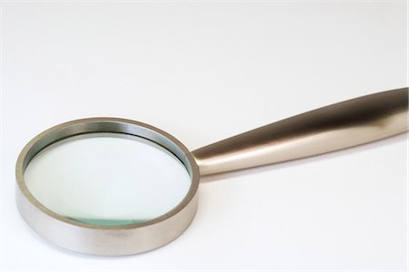 simsearch:695-05770345,k - Magnifying glass, close-up Foto de stock - Sin royalties Premium, Código: 696-05780727