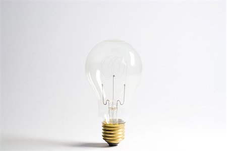 simsearch:696-03395678,k - Light bulb, close-up Foto de stock - Sin royalties Premium, Código: 696-05780732