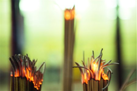 Incense burning Foto de stock - Sin royalties Premium, Código: 696-03394530