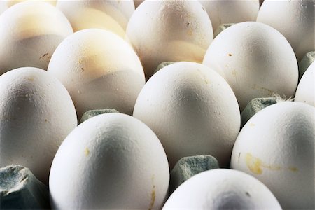 simsearch:696-03394972,k - Eggs in carton, close-up Foto de stock - Sin royalties Premium, Código: 696-03395295