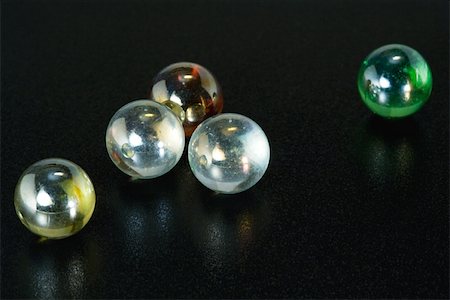 Glass marbles, close-up Foto de stock - Sin royalties Premium, Código: 696-03395661