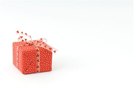 polka dot - Wrapped gift Stock Photo - Premium Royalty-Free, Code: 696-03395803