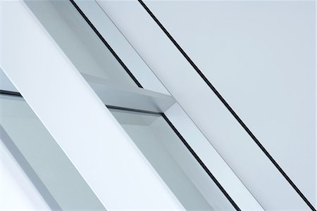 diagonal lines in photography - Architectural detail, cropped Foto de stock - Sin royalties Premium, Código: 696-03395832