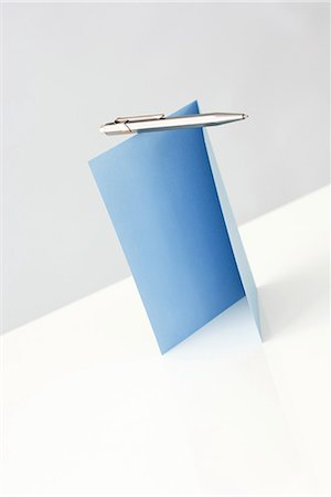 Blank greeting card and pen, close-up Stock Photo - Premium Royalty-Free, Code: 696-03395855