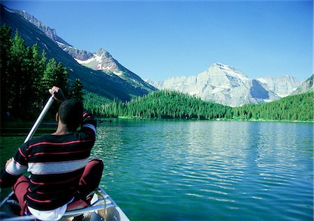 simsearch:696-03397191,k - Man paddling boat in Glacier National Park, Montana, United States Foto de stock - Sin royalties Premium, Código: 696-03396335