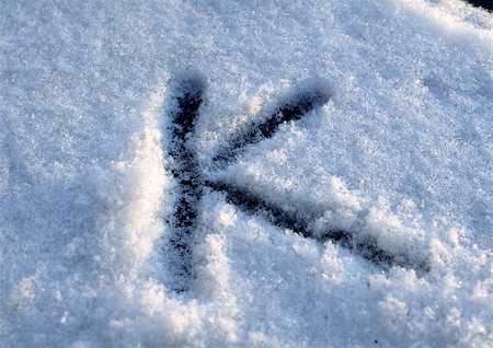 simsearch:610-00682093,k - K, text, in snow. Foto de stock - Sin royalties Premium, Código: 696-03396628