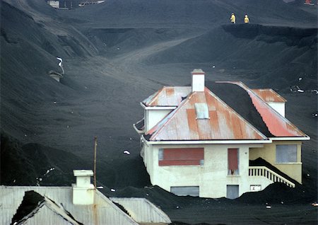 Iceland, houses half buried in volcanic ash Foto de stock - Sin royalties Premium, Código: 696-03397178