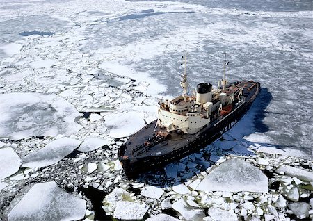 Ship in icy water Foto de stock - Sin royalties Premium, Código: 696-03397303