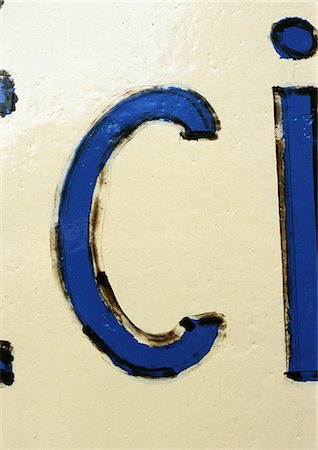 C, text, painted. Stock Photo - Premium Royalty-Free, Code: 696-03397663